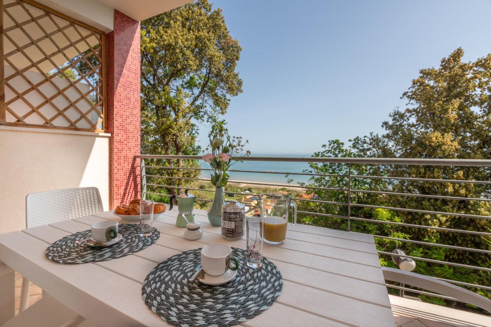 Abruzzodamare Amazing Apartments With Romantic Sea View Francavilla Al Mare Ngoại thất bức ảnh